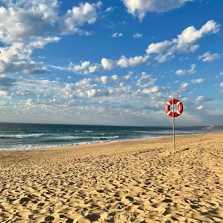 Portuguese Village Apt - Fast Wifi - Near Beaches Daire Freiria